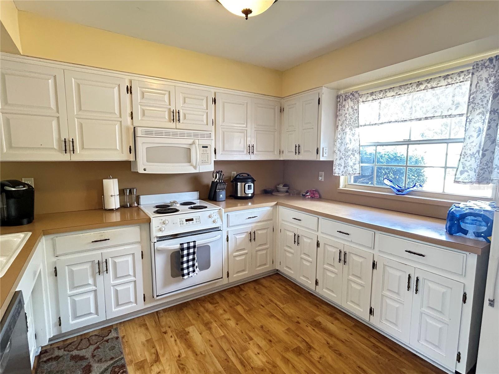 Image 4 of 18 For 374 Troon Court