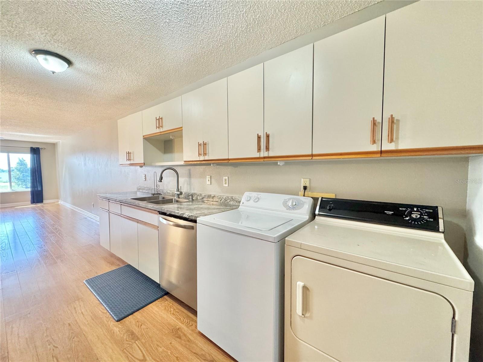 Image 10 of 48 For 398 Winter Ridge Boulevard 398
