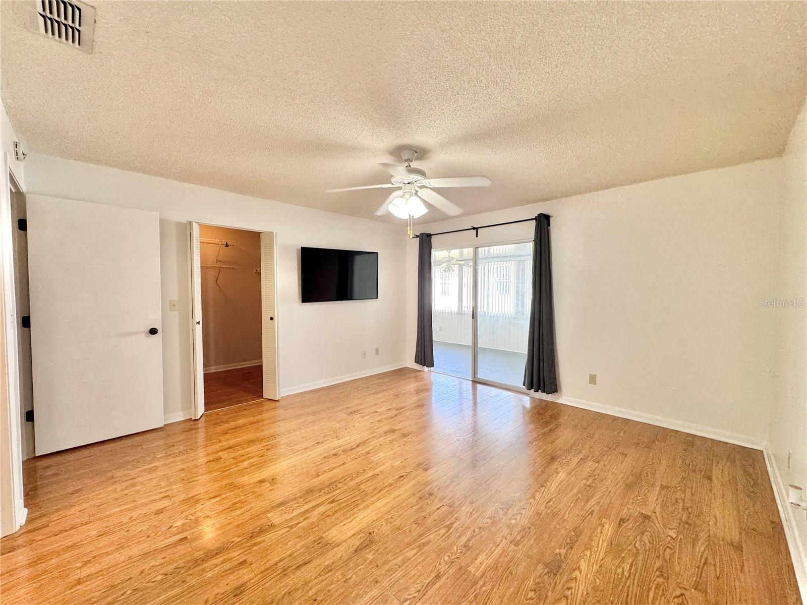 Image 16 of 48 For 398 Winter Ridge Boulevard 398