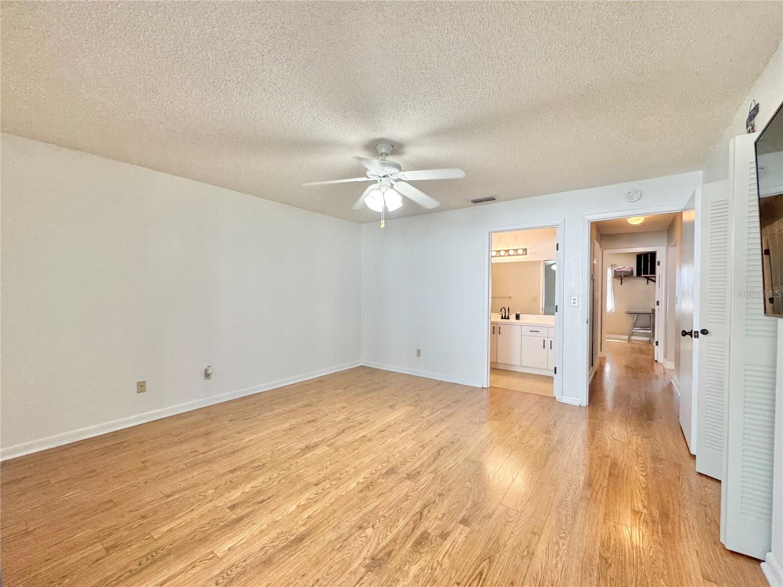 Image 17 of 48 For 398 Winter Ridge Boulevard 398
