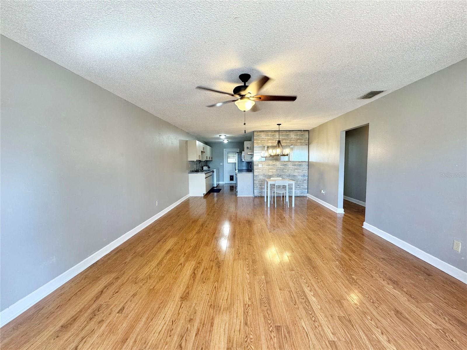 Image 4 of 48 For 398 Winter Ridge Boulevard 398