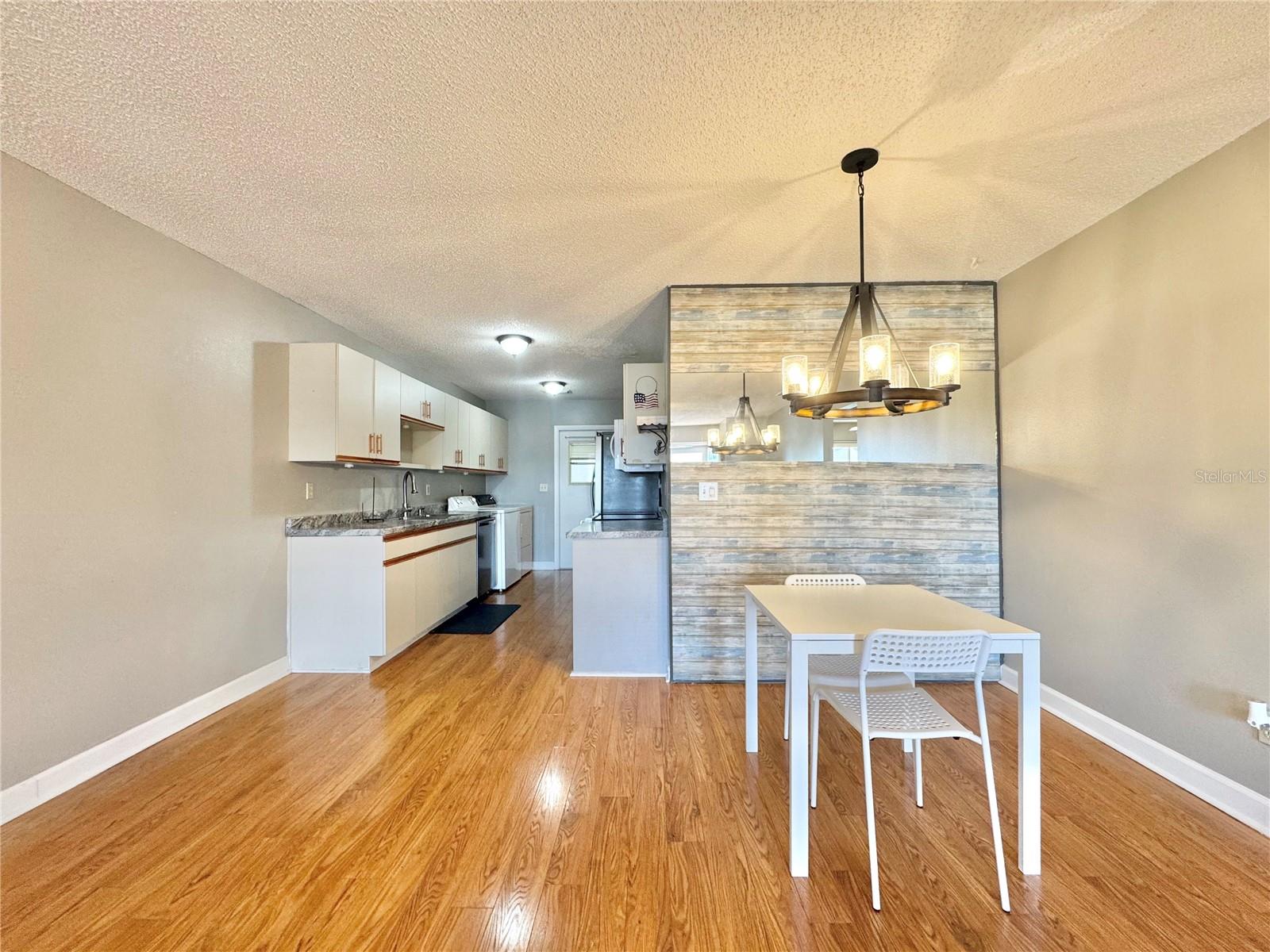 Image 6 of 48 For 398 Winter Ridge Boulevard 398