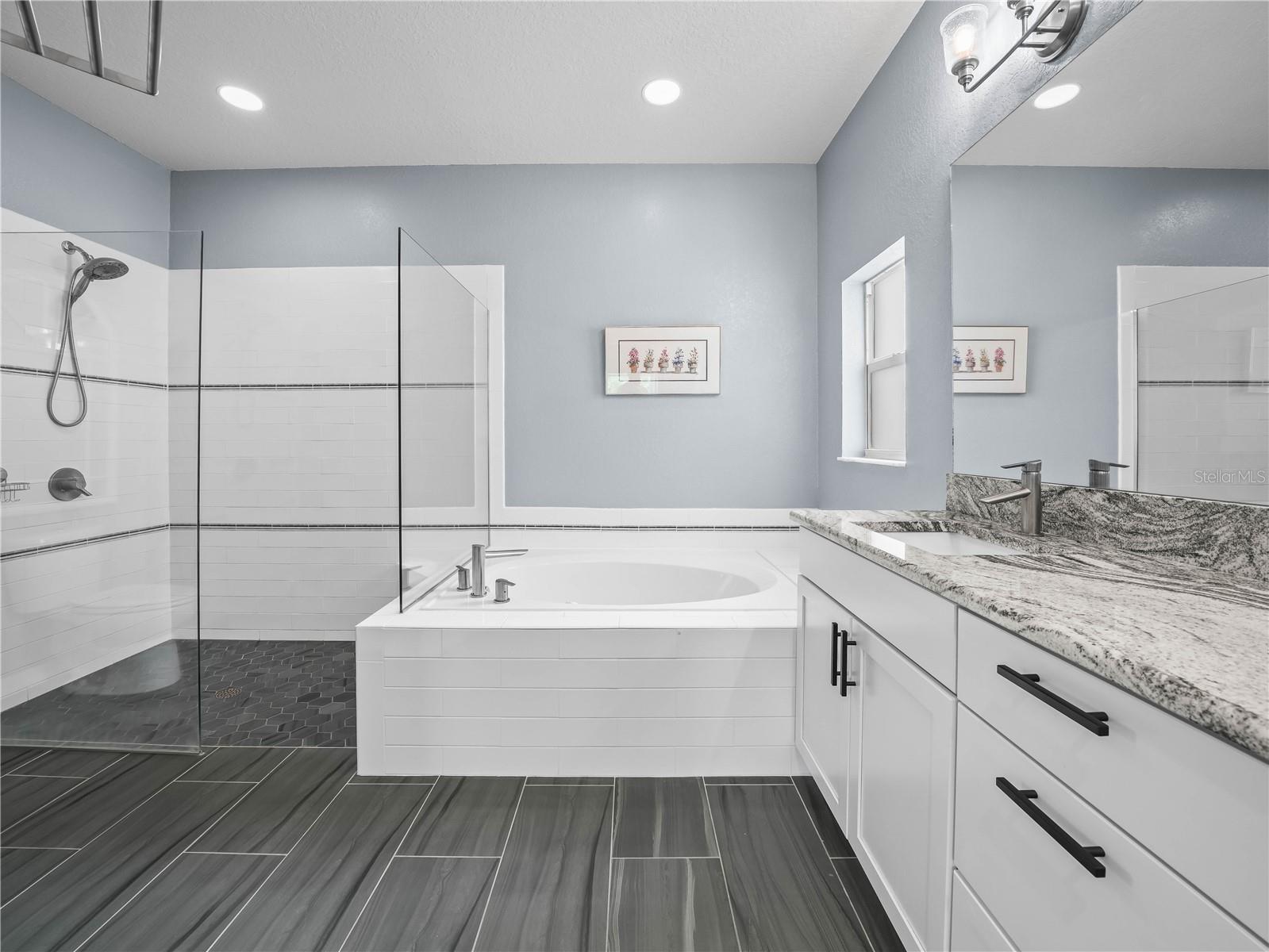 Image 15 of 73 For 3829 Litchfield Loop