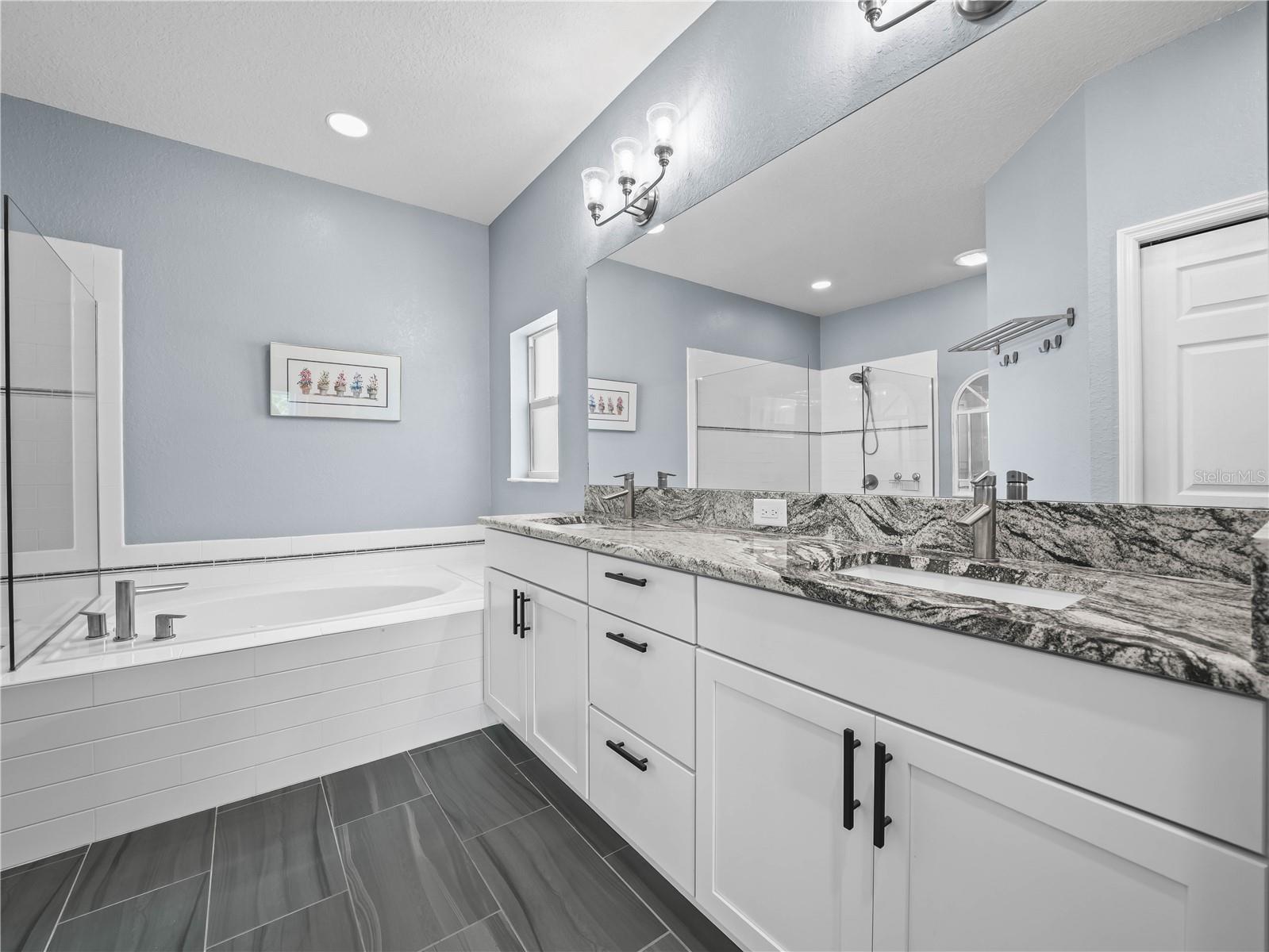 Image 16 of 73 For 3829 Litchfield Loop