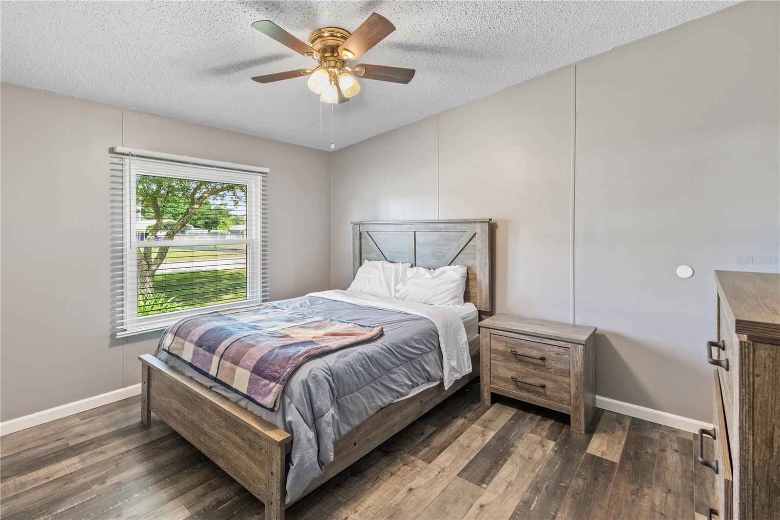 Image 24 of 40 For 10371 Rachel Cherie Drive