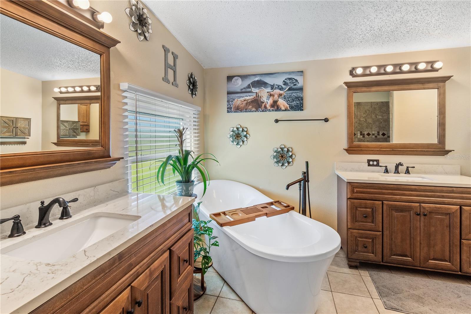 Image 7 of 40 For 10371 Rachel Cherie Drive