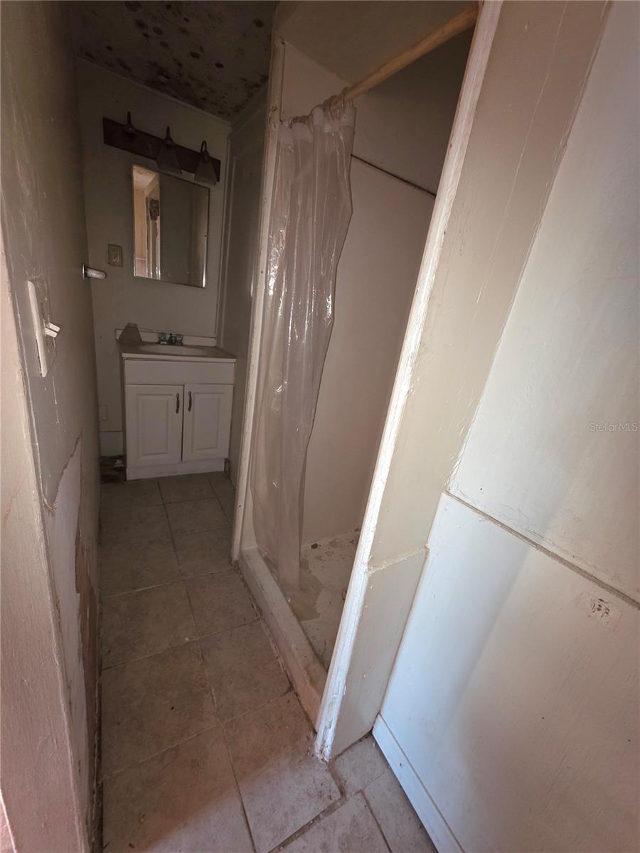 Image 10 of 23 For 327 Miami Street