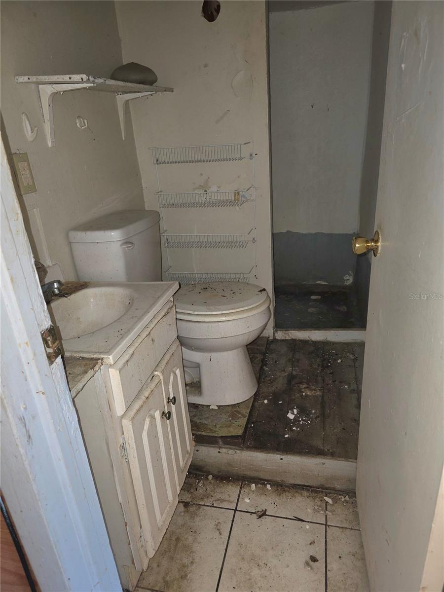 Image 17 of 23 For 327 Miami Street