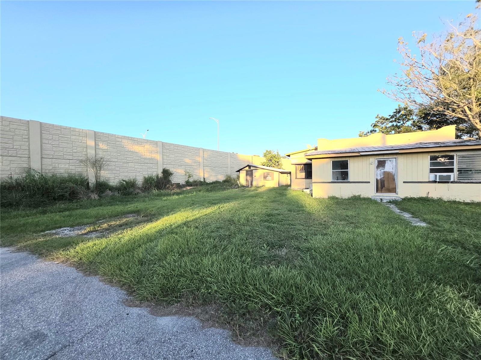 Image 21 of 23 For 327 Miami Street