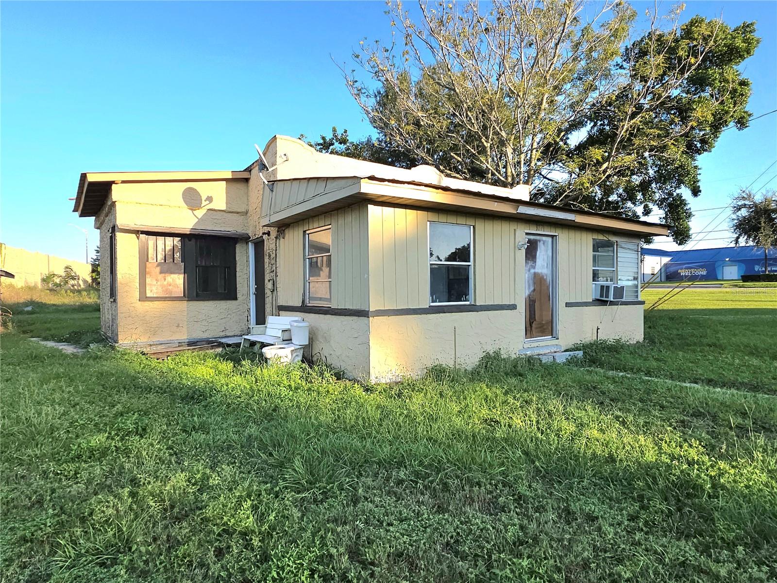 Image 3 of 23 For 327 Miami Street