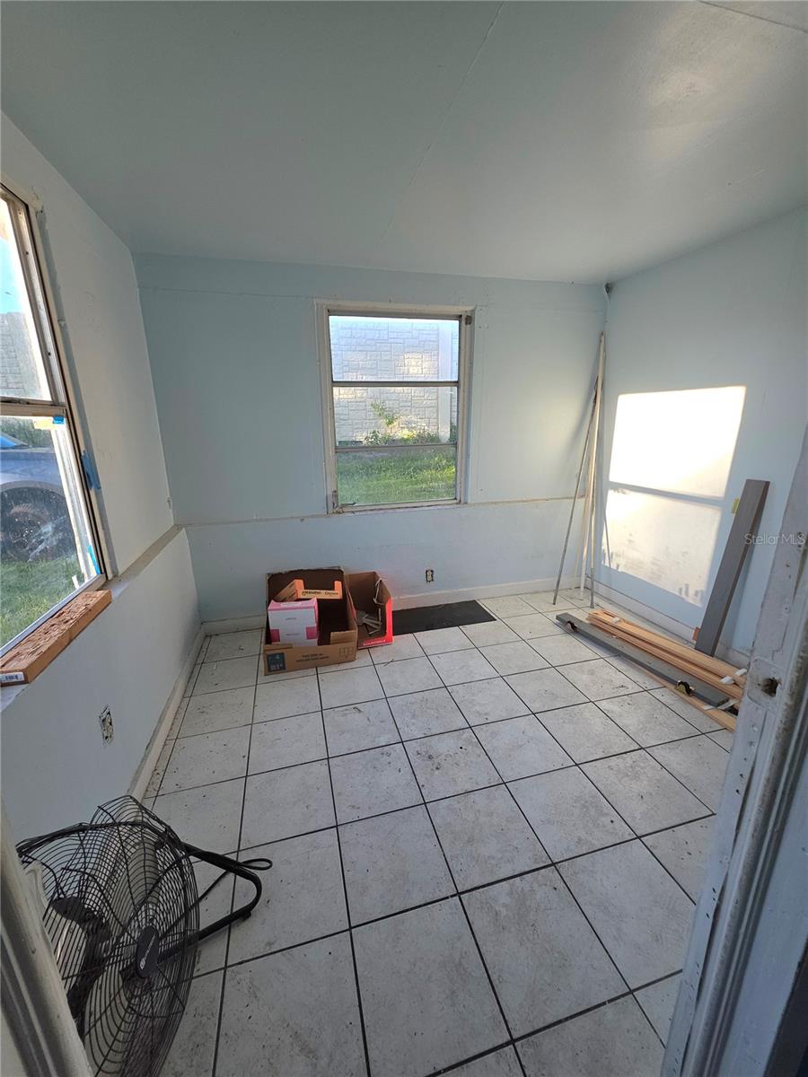 Image 6 of 23 For 327 Miami Street