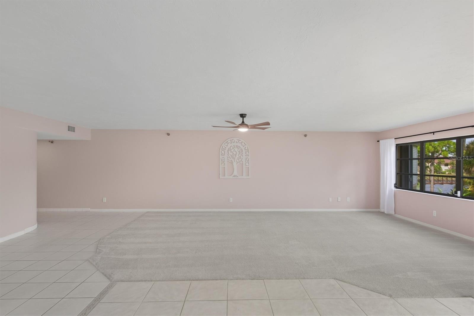 Image 11 of 53 For 23465 Harborview Road 826