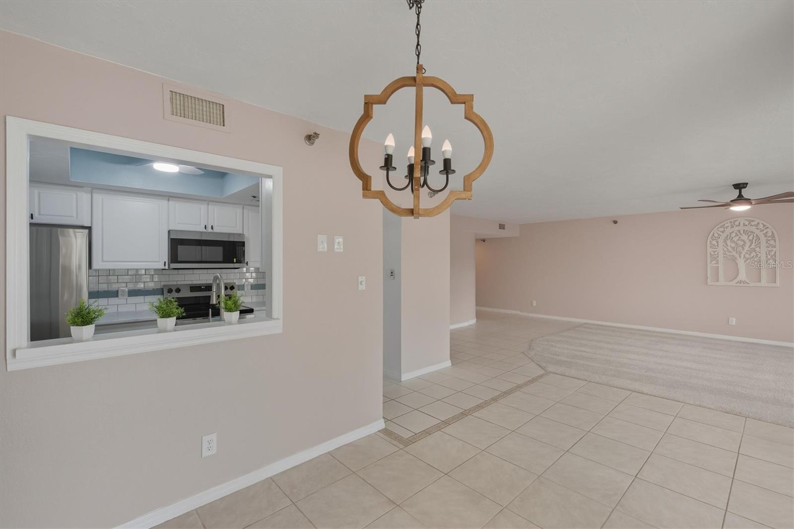 Image 14 of 53 For 23465 Harborview Road 826