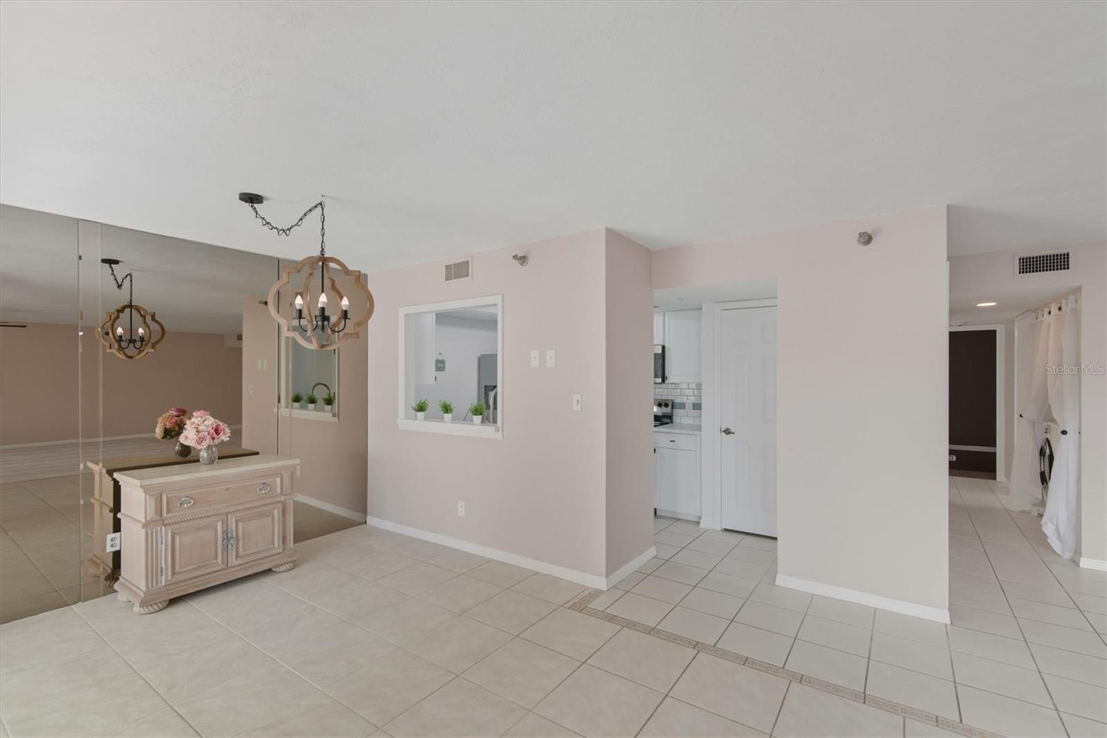 Image 15 of 53 For 23465 Harborview Road 826