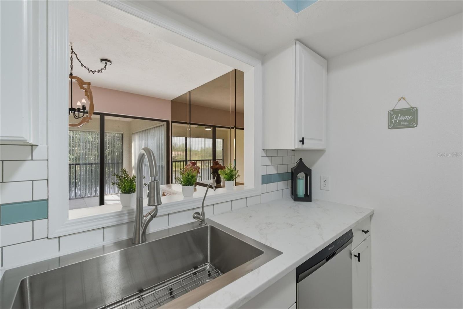 Image 21 of 53 For 23465 Harborview Road 826