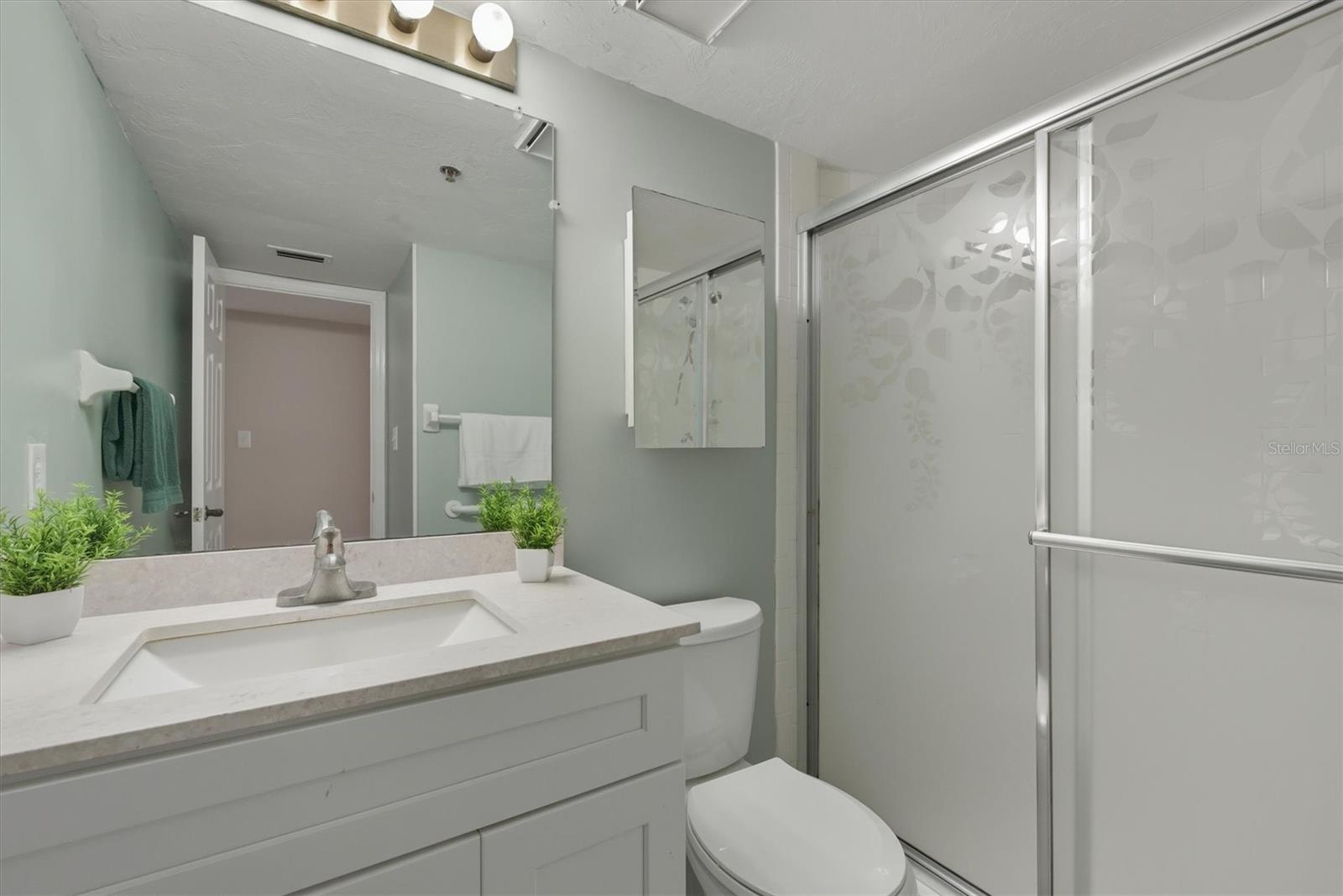 Image 29 of 53 For 23465 Harborview Road 826