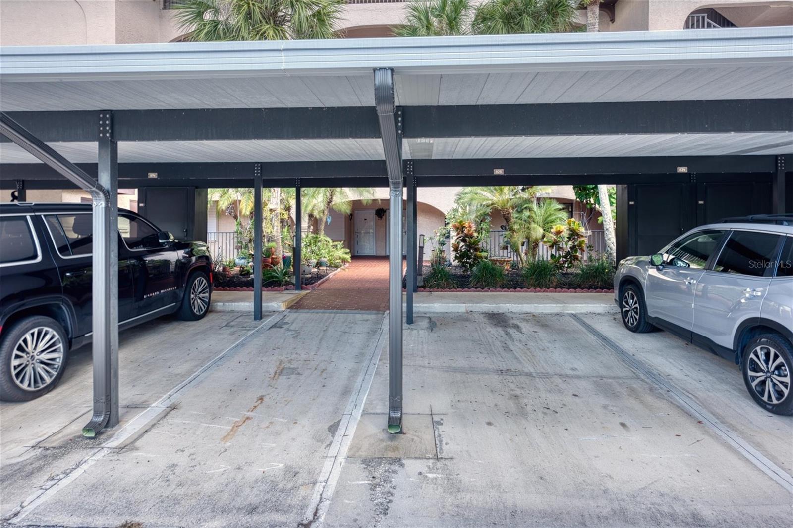 Image 37 of 53 For 23465 Harborview Road 826