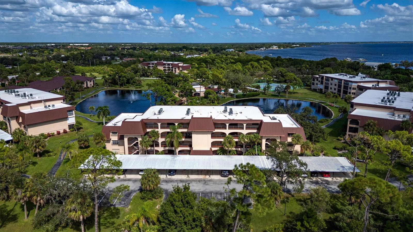 Image 41 of 53 For 23465 Harborview Road 826