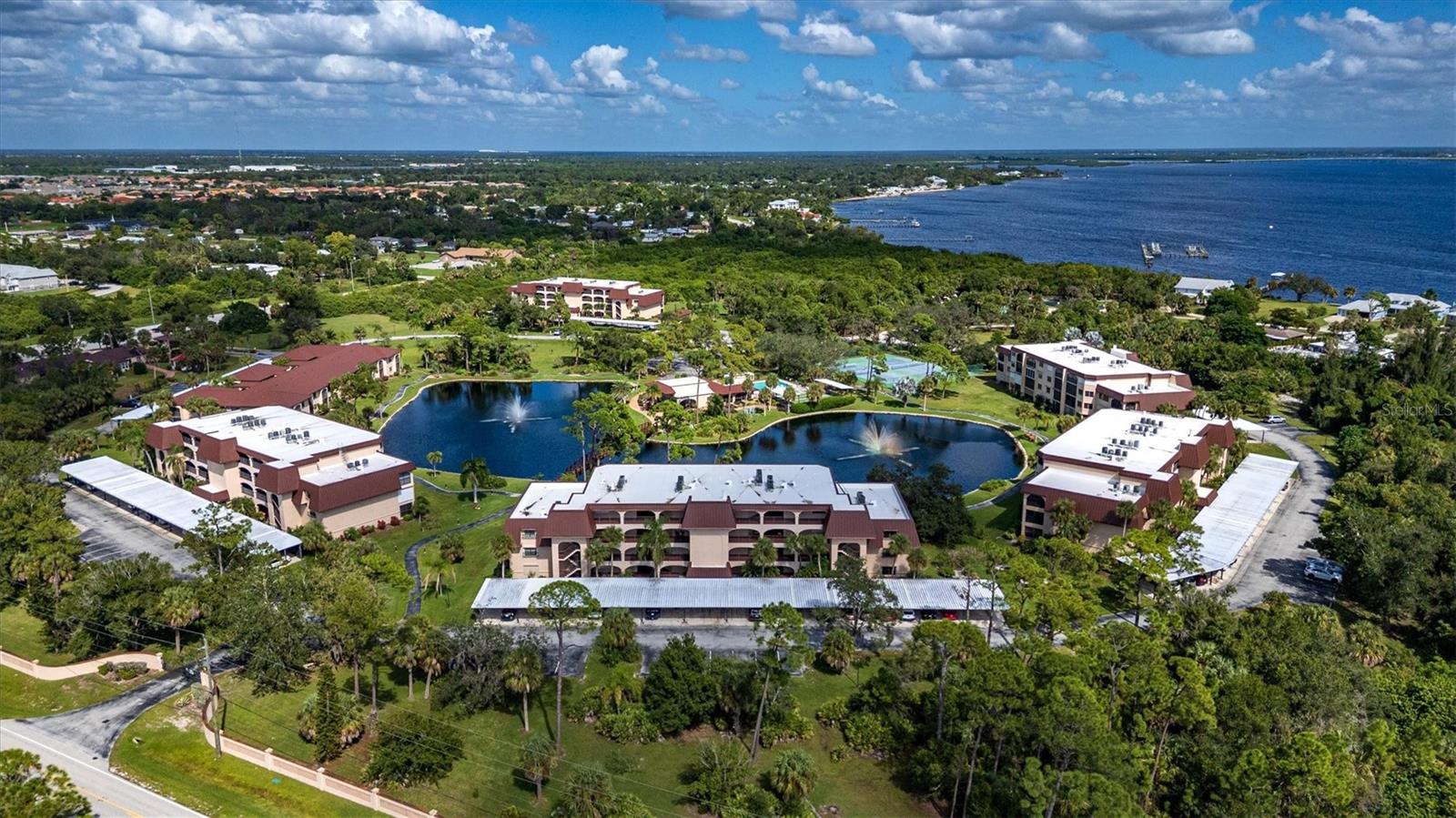 Image 46 of 53 For 23465 Harborview Road 826