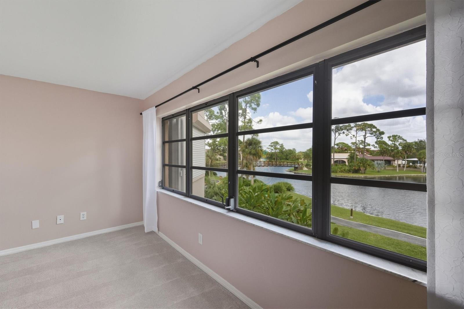 Image 9 of 53 For 23465 Harborview Road 826