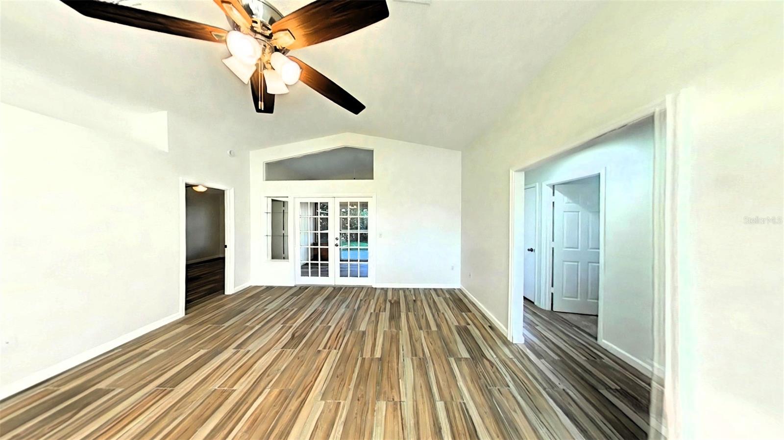 Image 8 of 38 For 44 Saint Kitts Circle