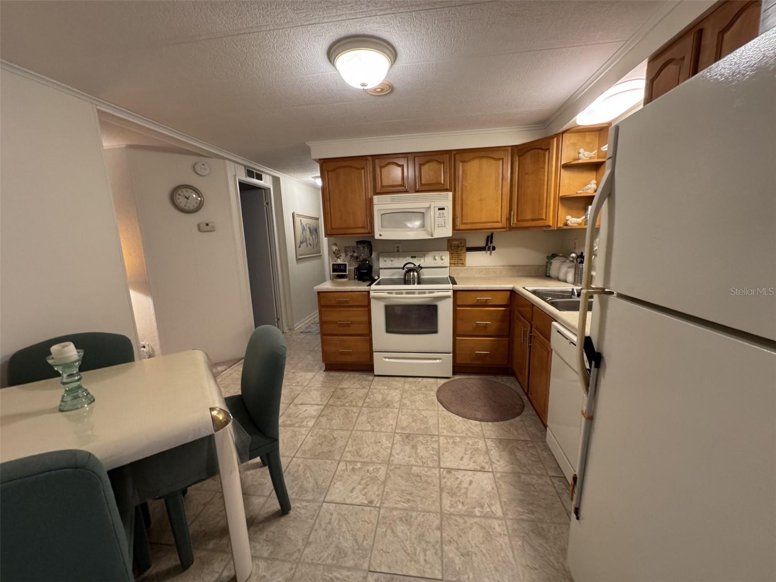 Image 14 of 24 For 9072 Lake Point Boulevard