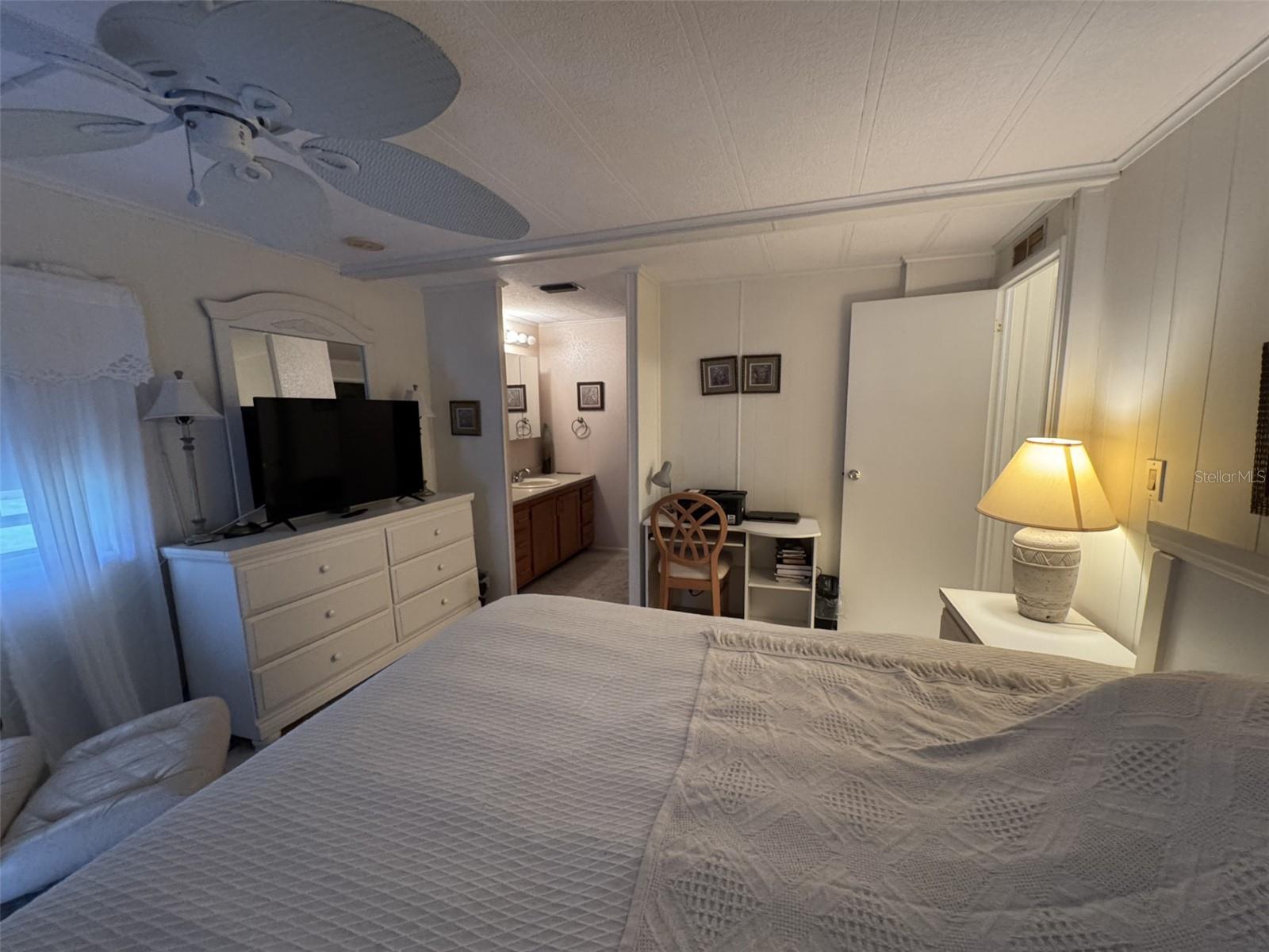 Image 16 of 24 For 9072 Lake Point Boulevard