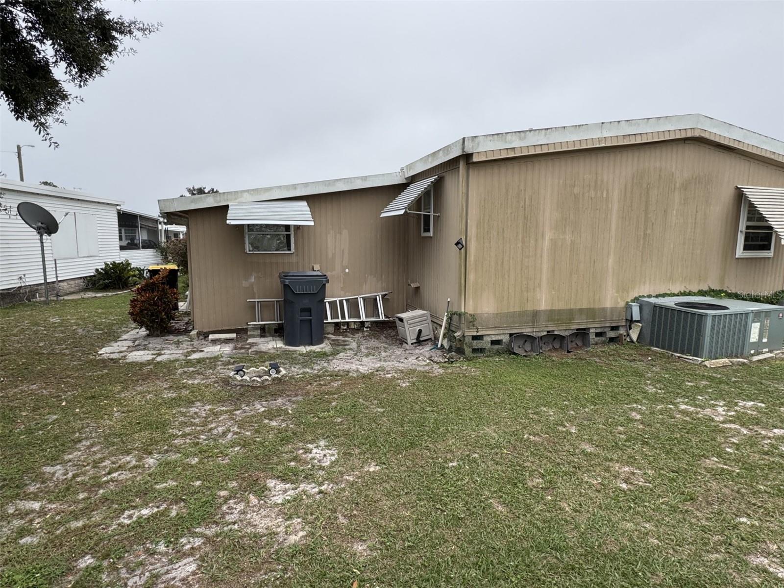 Image 5 of 24 For 9072 Lake Point Boulevard