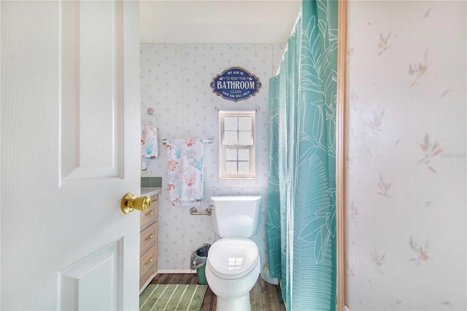 Image 13 of 34 For 228 Big Pine Avenue S