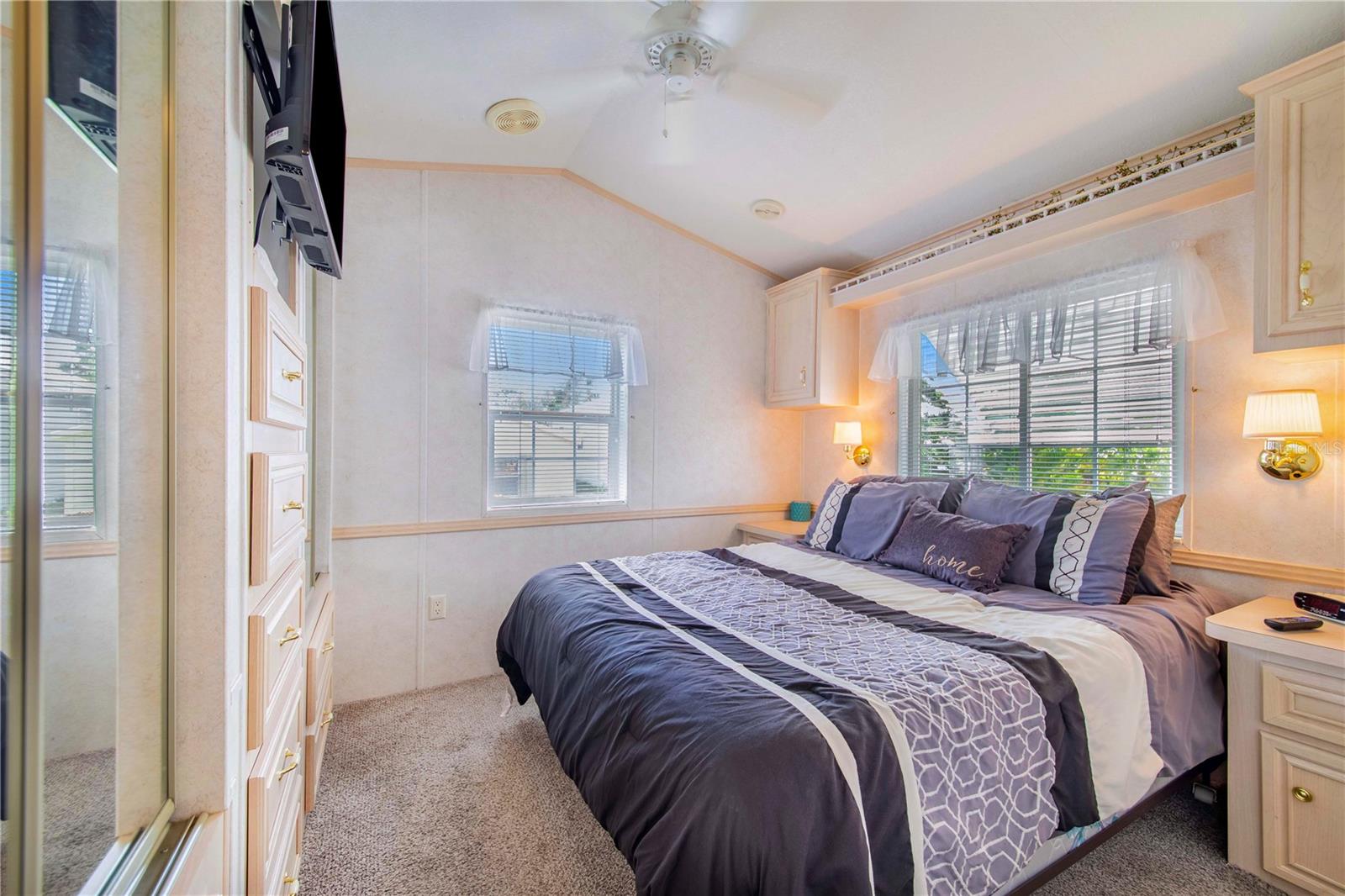 Image 15 of 34 For 228 Big Pine Avenue S