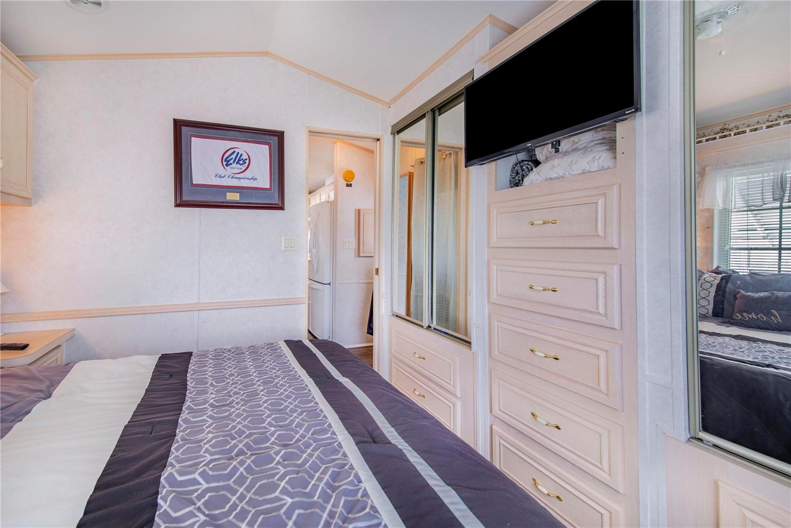 Image 16 of 34 For 228 Big Pine Avenue S