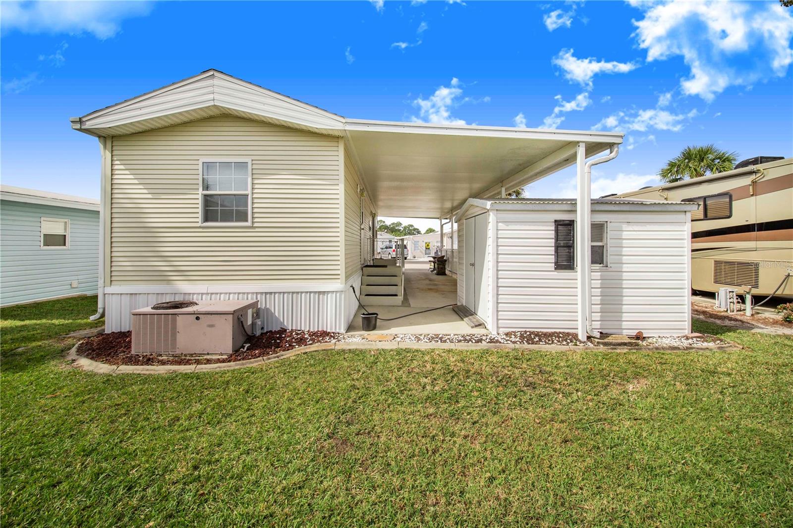 Image 5 of 34 For 228 Big Pine Avenue S