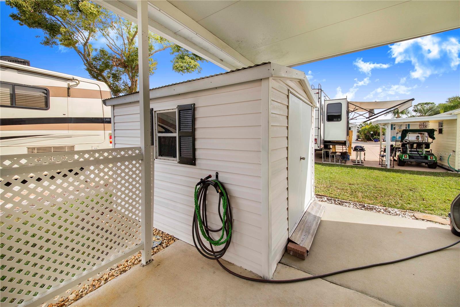 Image 6 of 34 For 228 Big Pine Avenue S