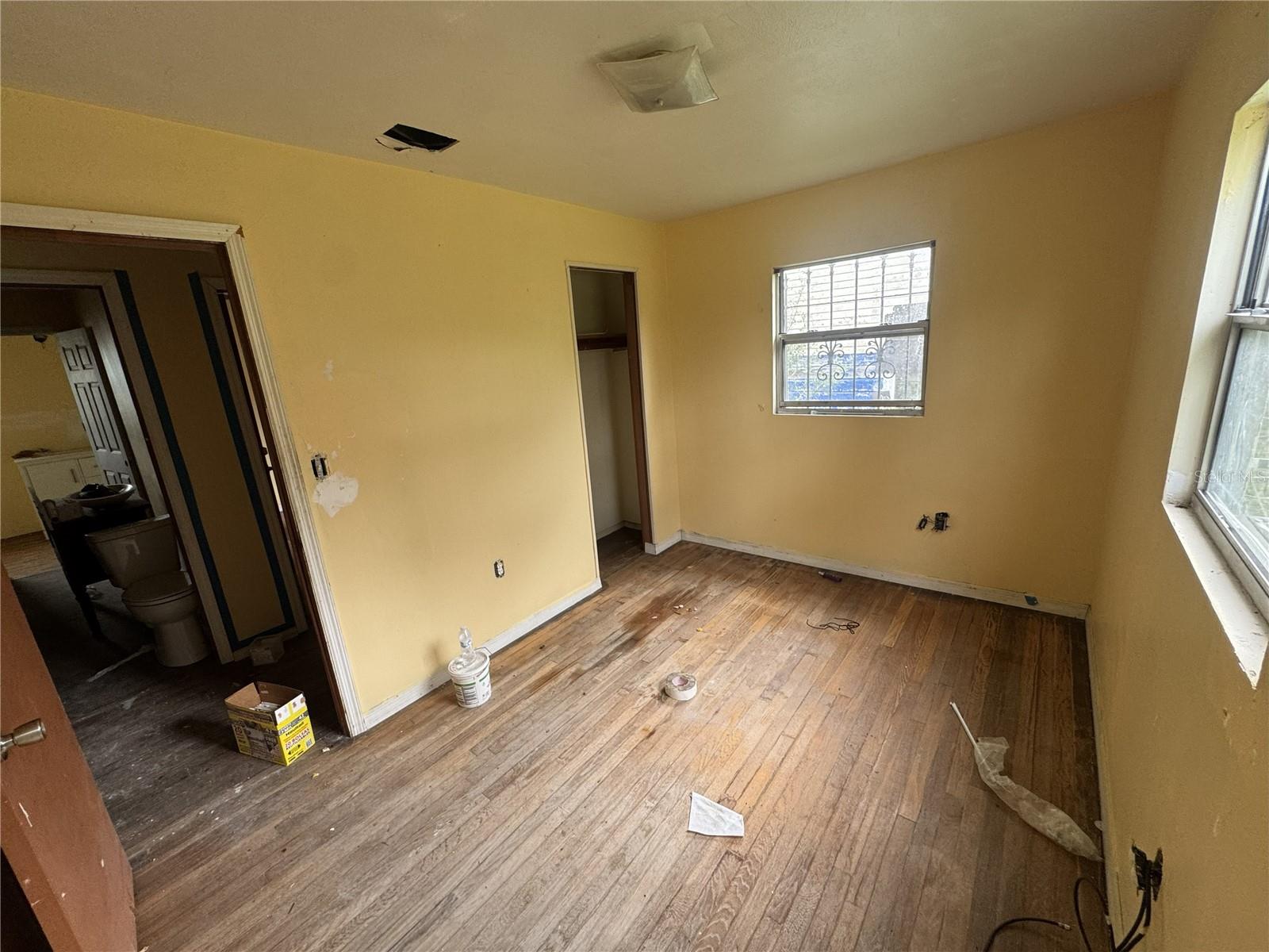 Image 11 of 12 For 243 A Ln