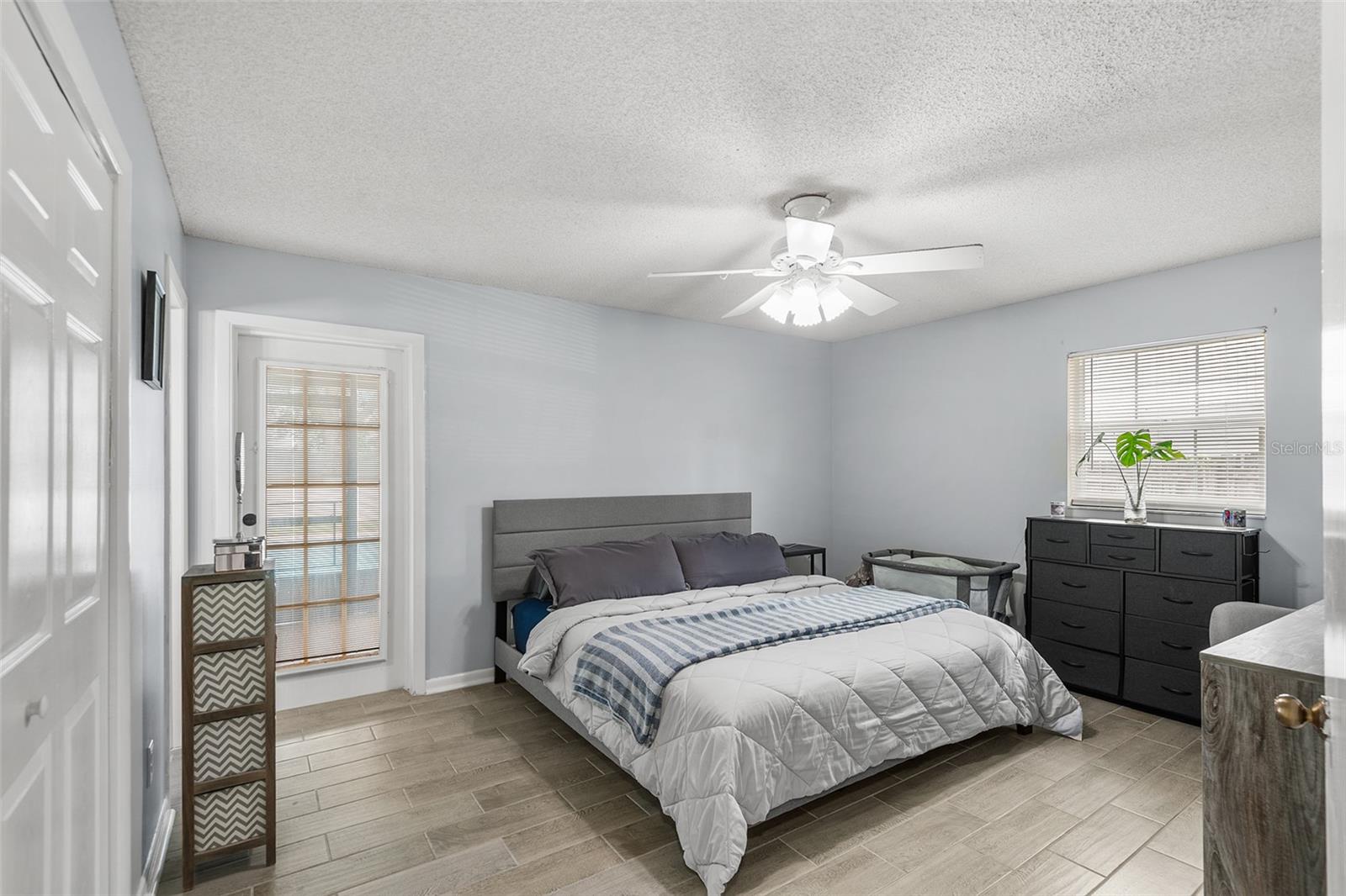 Image 17 of 39 For 122 22nd Street Nw