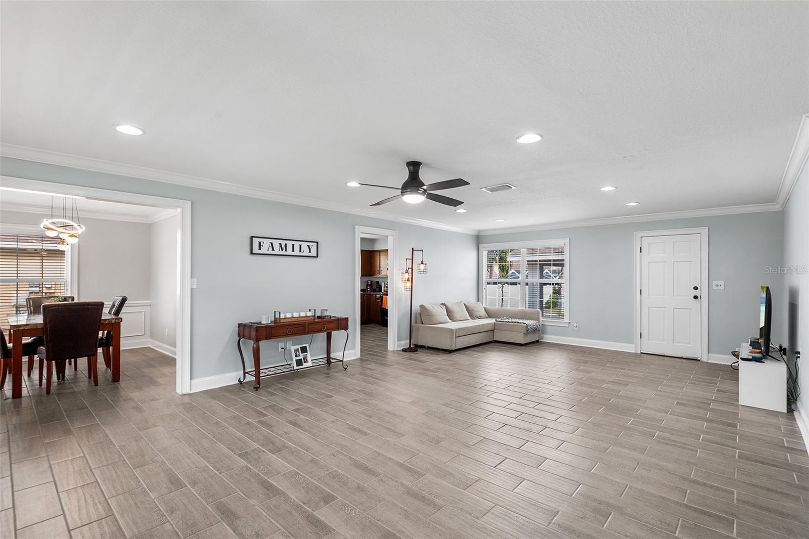 Image 3 of 39 For 122 22nd Street Nw