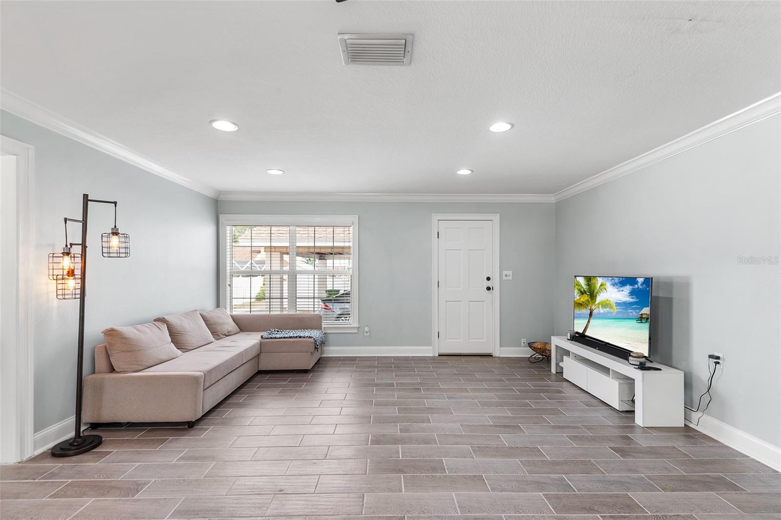 Image 7 of 39 For 122 22nd Street Nw