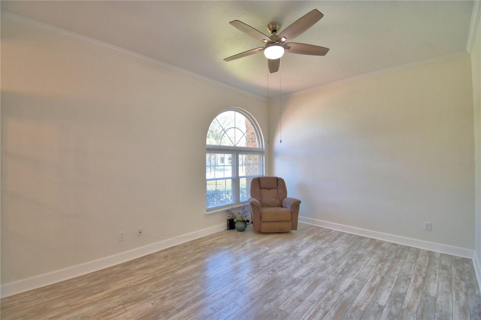 Image 15 of 46 For 857 Silk Oak Terrace