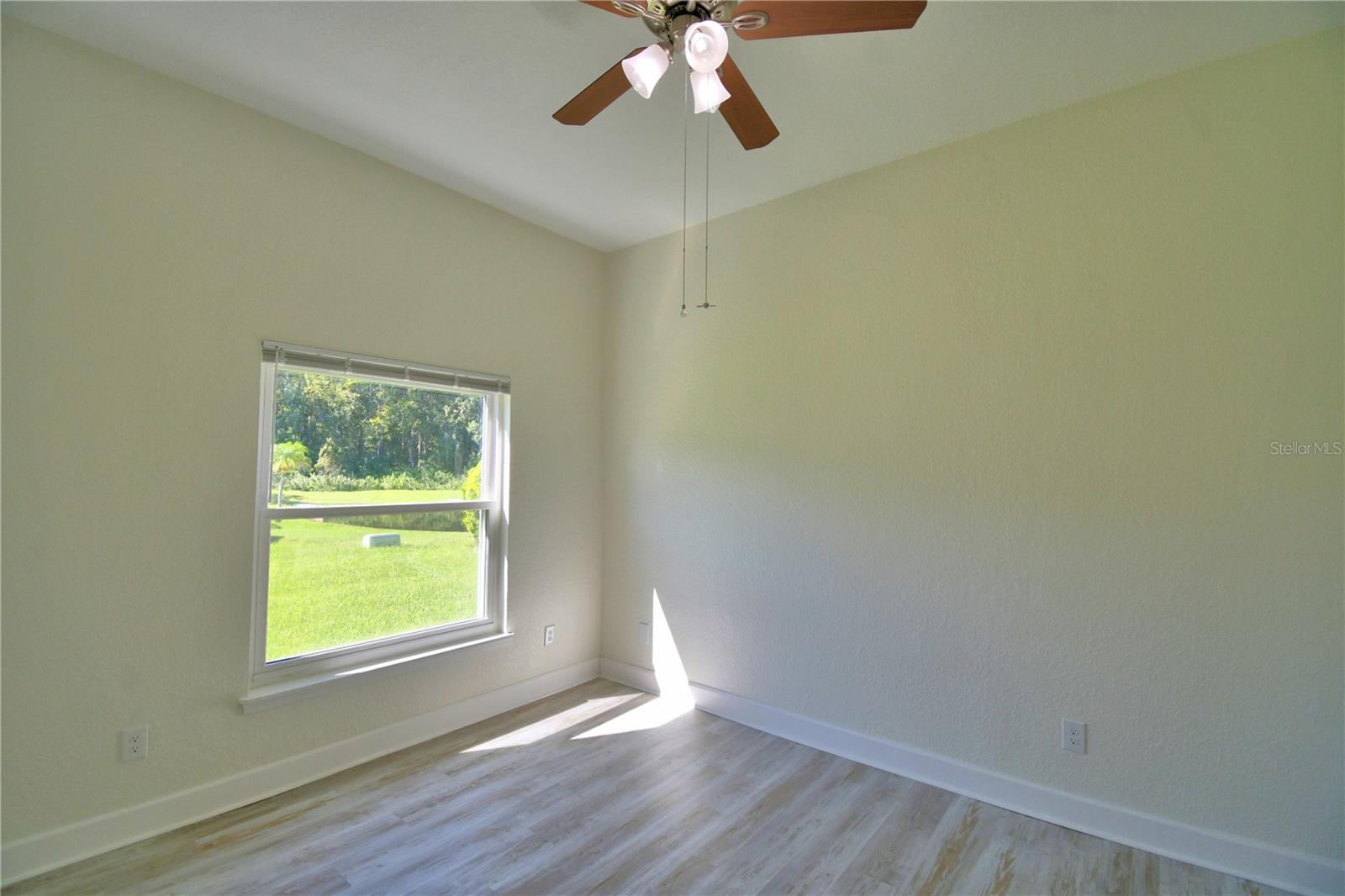 Image 25 of 46 For 857 Silk Oak Terrace