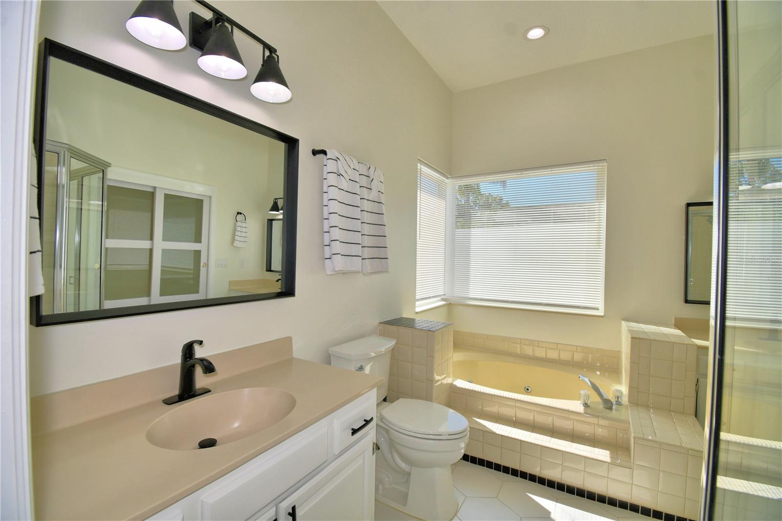 Image 33 of 46 For 857 Silk Oak Terrace