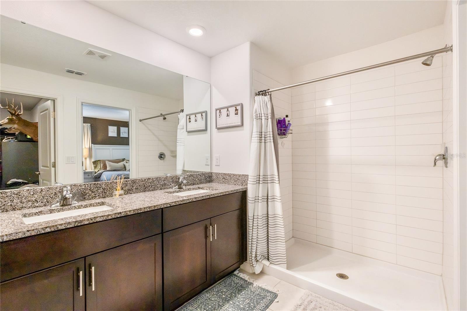 Image 20 of 37 For 1628 Red Loop