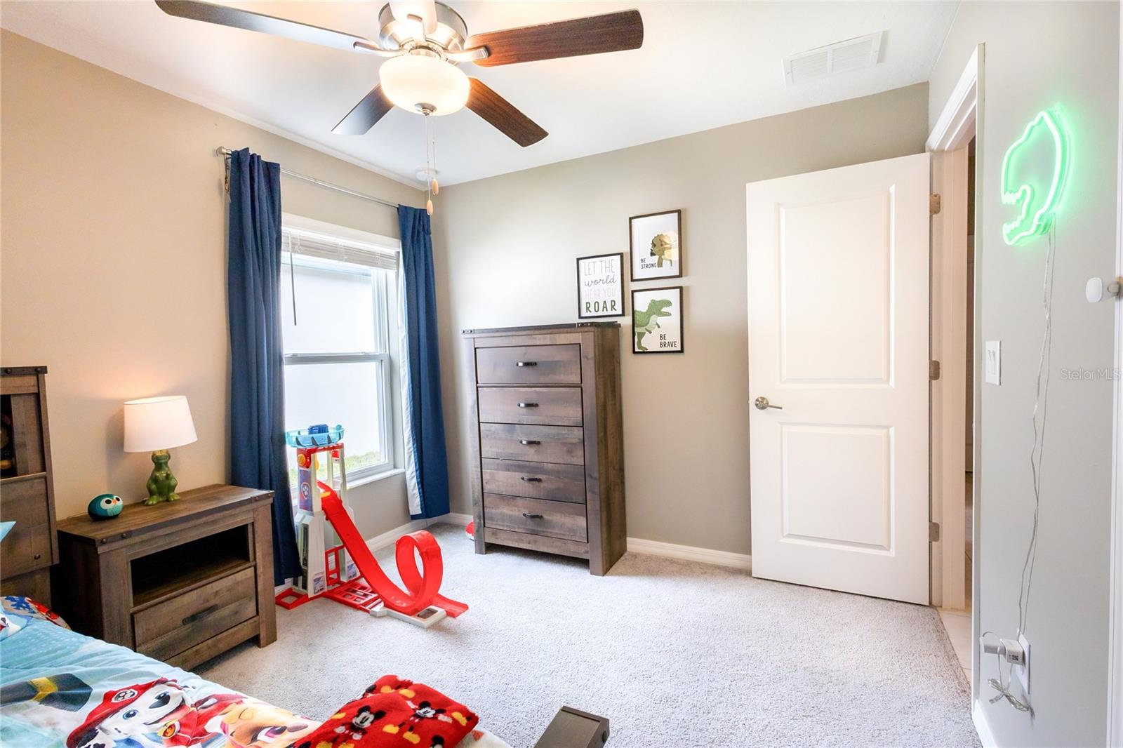 Image 22 of 37 For 1628 Red Loop