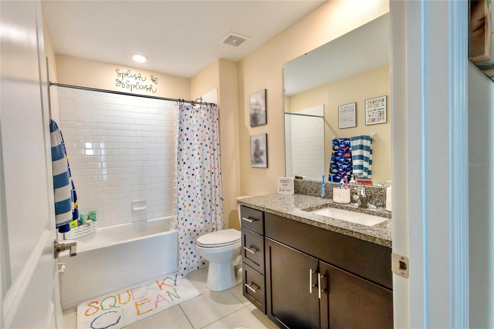 Image 23 of 37 For 1628 Red Loop