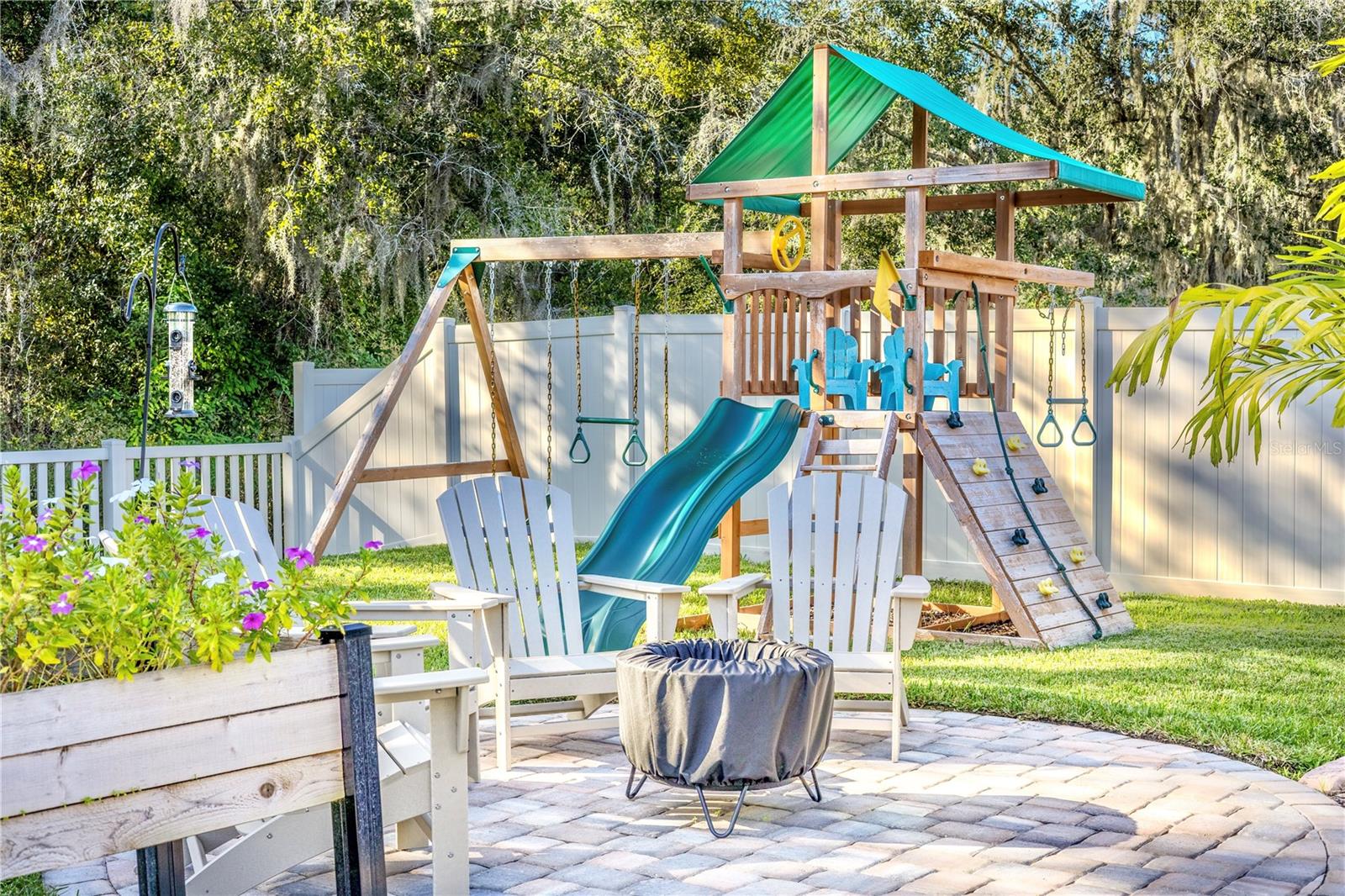 Image 3 of 37 For 1628 Red Loop