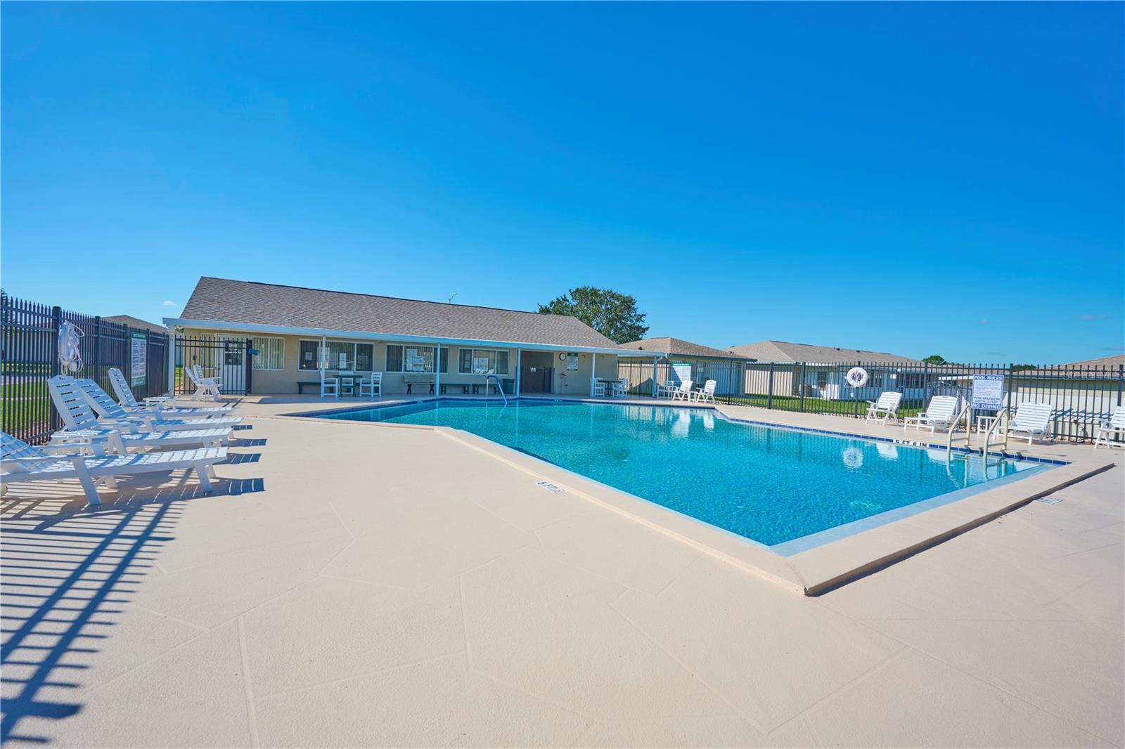 Image 21 of 23 For 413 Winter Ridge Boulevard 413