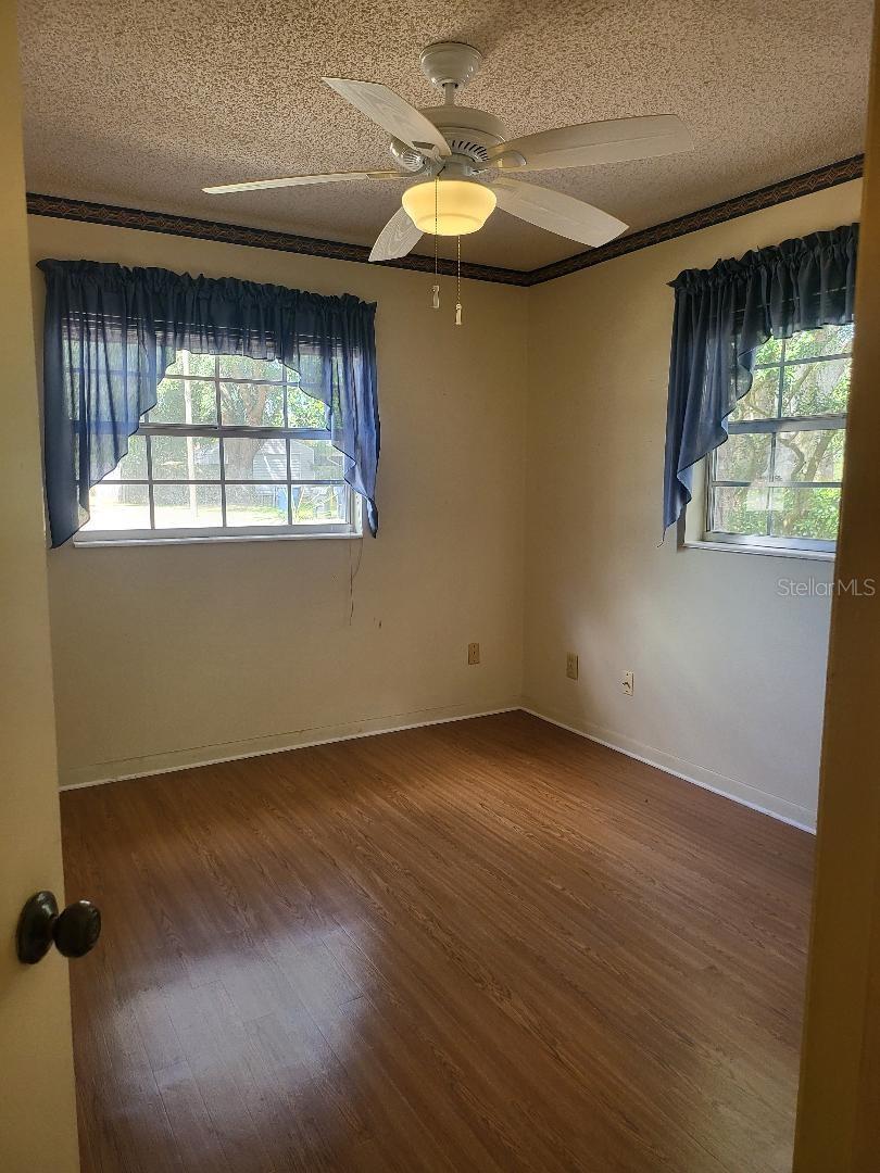 Image 11 of 22 For 1210 Lynn Avenue