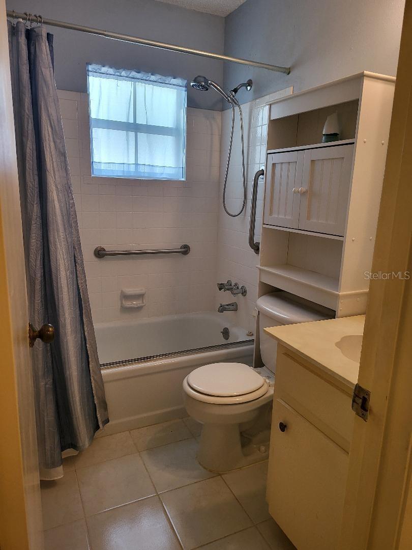 Image 12 of 22 For 1210 Lynn Avenue