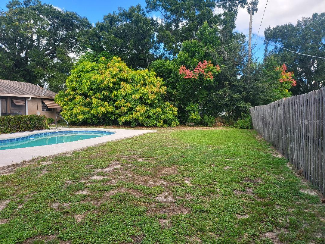 Image 18 of 22 For 1210 Lynn Avenue