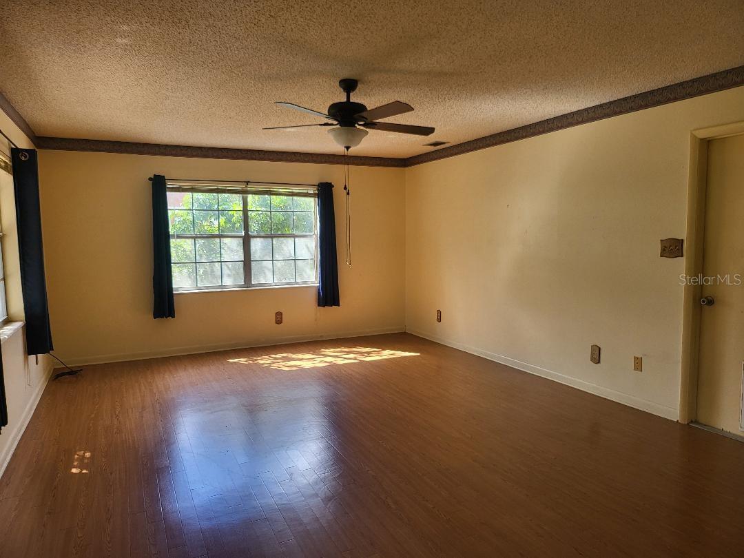 Image 6 of 22 For 1210 Lynn Avenue