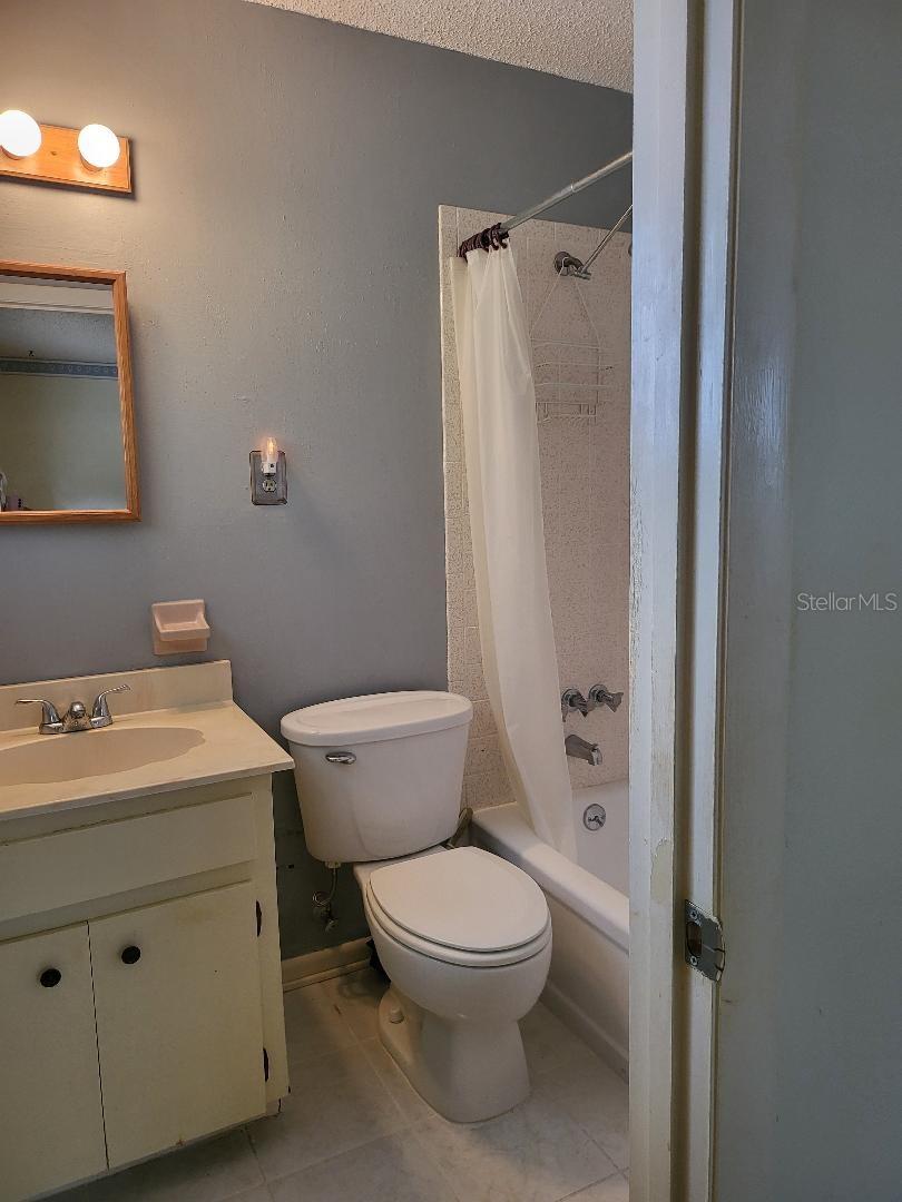 Image 8 of 22 For 1210 Lynn Avenue